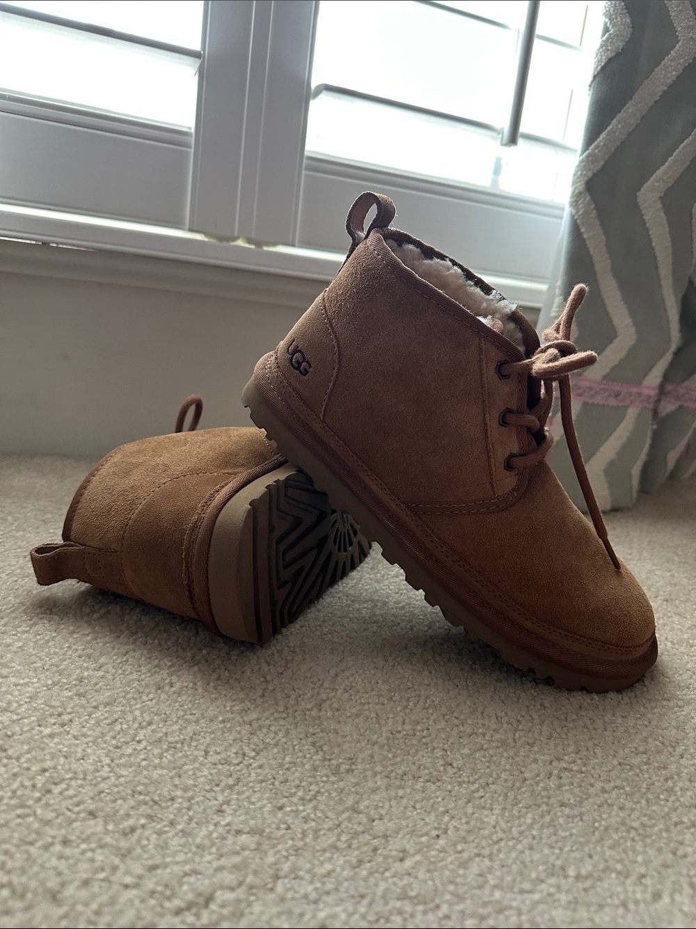 UGG Women’s Neumel Boots – Size 7 – Chestnut